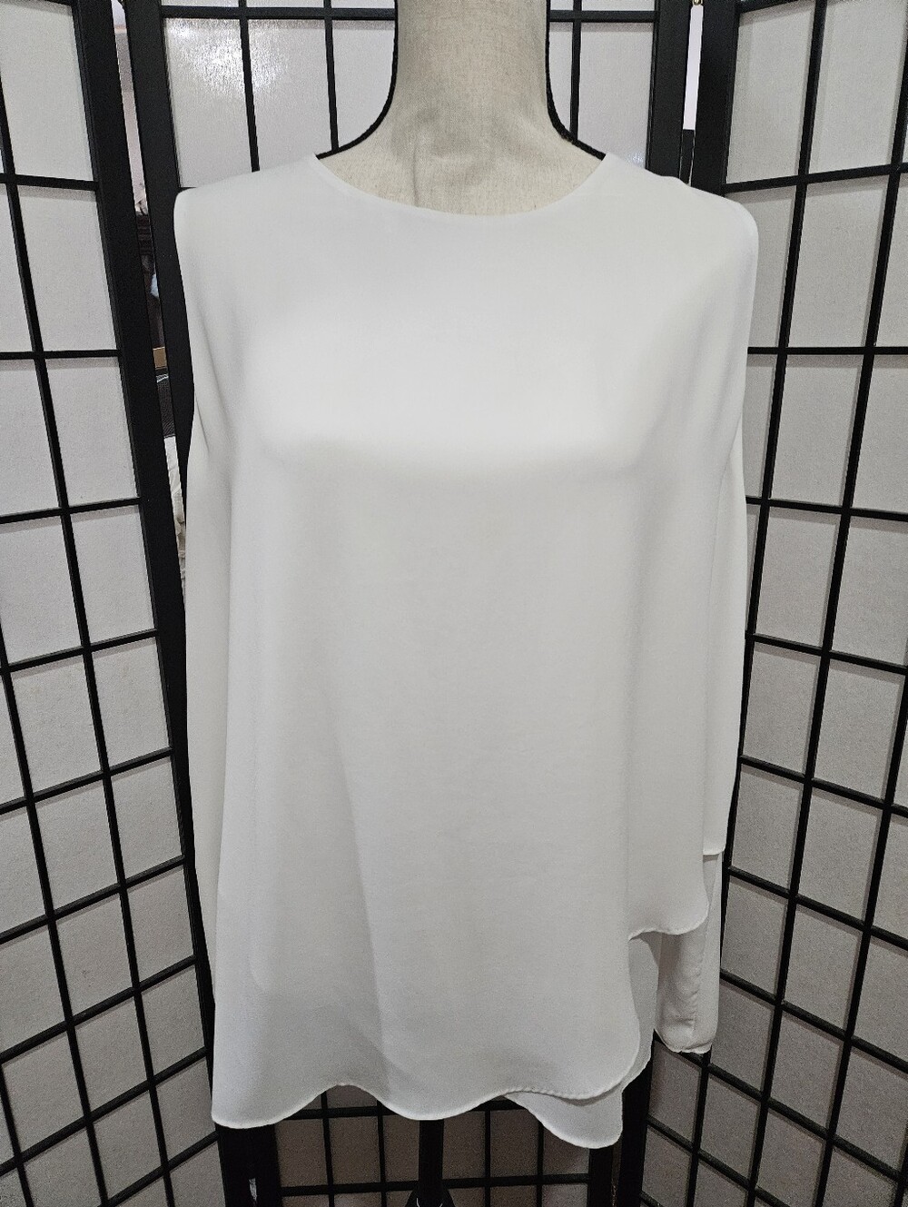 Chico's 3 (XL) White Chiffon Overlay Sleeveless Top W/ Small Back Gold Zipper